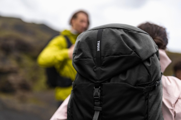Thule_Topio_40L_TTOM140_Black_Plecak_Trekkingowy_Velokids_Life2.jpg