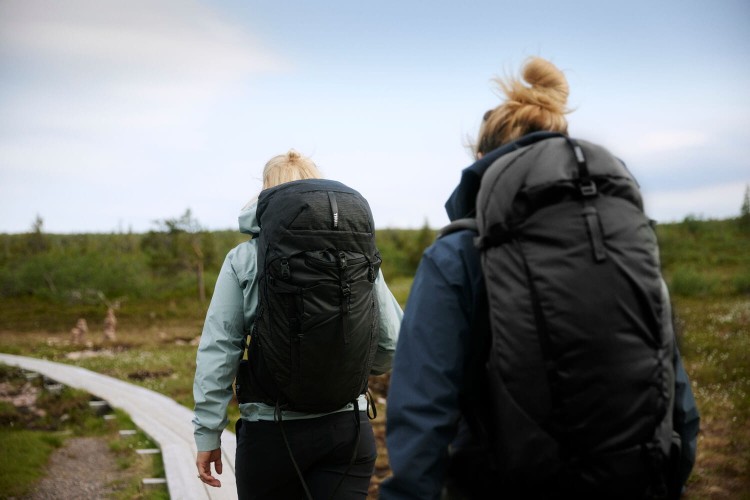Thule_Topio_40L_TTOM140_Black_Plecak_Trekkingowy_Velokids_Life3.jpg