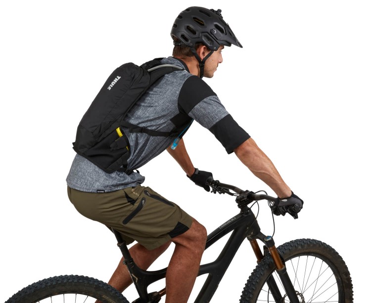 Thule_Vital_6L_TVHP106_Plecak_Hydratacyjny_Black_Velokids_Rower.jpg