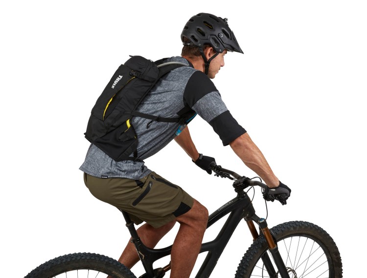 Thule_Vital_8L_TVHP208_Black_Plecak_Hydratacyjny_Pro_Velokids_Rower.jpg