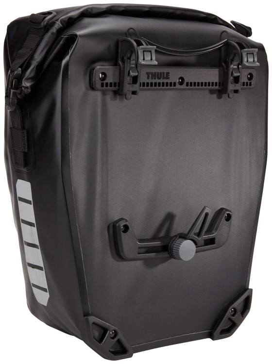 Thule_Shield_Large_Pannier_TSP2225_Black_00_3204209_SakwyRowerowe_Komplet_Czarne_Velokids_Tył.jpg