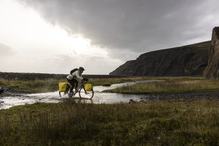 Small-Thule_ShieldPanniers_LS_Iceland_210904_7811.jpg