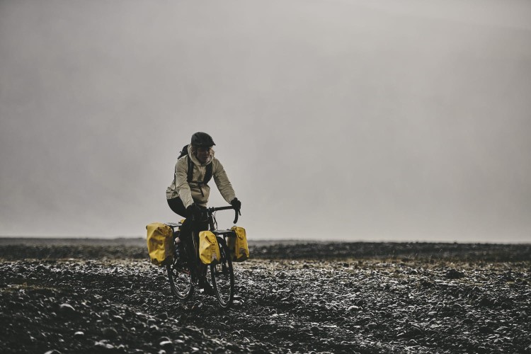 Small-Thule_ShieldPanniers_LS_Iceland_210904_M146289.jpg