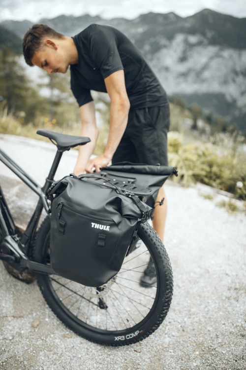 Small-Thule_Shield_Panniers_LS_Austria_220623_24887.jpg
