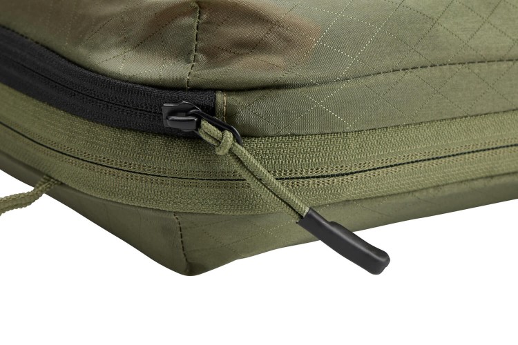 Small-Thule_CompressionCube_Medium_TCPC202_SoftGreen_FS_07_3205117.jpg
