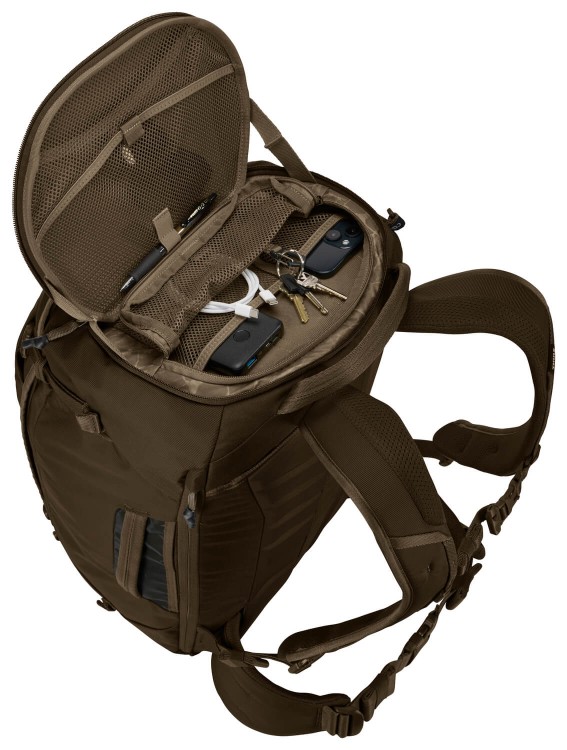 Small-Thule_Landmark_TLPM240_DeepKhaki_FS_01_3205310.jpg