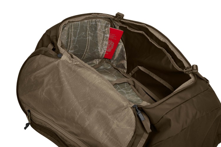 Small-Thule_Landmark_TLPM240_DeepKhaki_FS_02_3205310.jpg