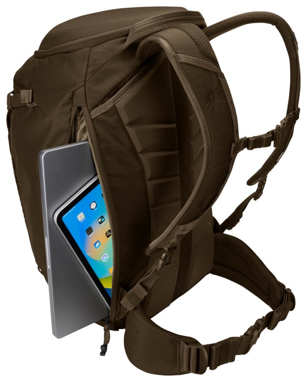 Small-Thule_Landmark_TLPM240_DeepKhaki_FS_05_3205310.jpg