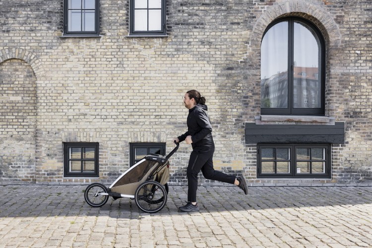 Small-Thule_Chariot_Cross2_LS_Copenhagen_230609_3219.jpg