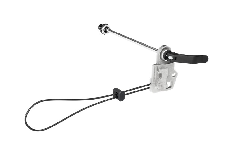 Small-Thule_Axle_Mount_ezHitch_Plate_wQRS_A_Iso_20201525_20201526.jpg