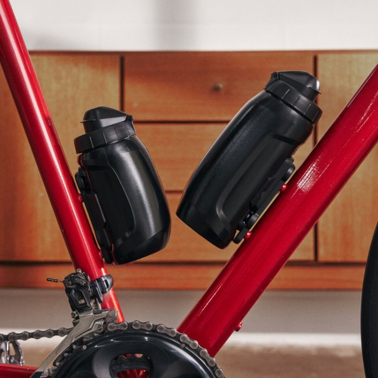 140222_FidlockBike_Bottle+590+450+BLK+Launch-3_WEB_800x800.jpg