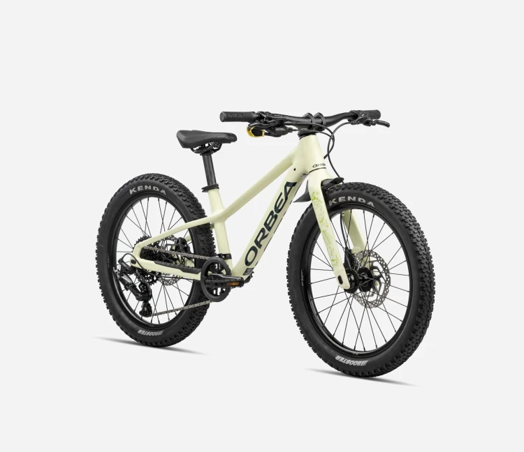 U004TTCC-J1-FRONT-KIMU_20_H20_over.webp