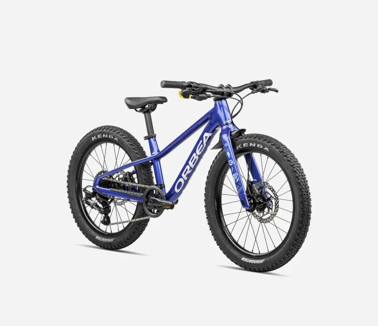 U004TTCC-J3-FRONT-KIMU_20_H20_over.webp