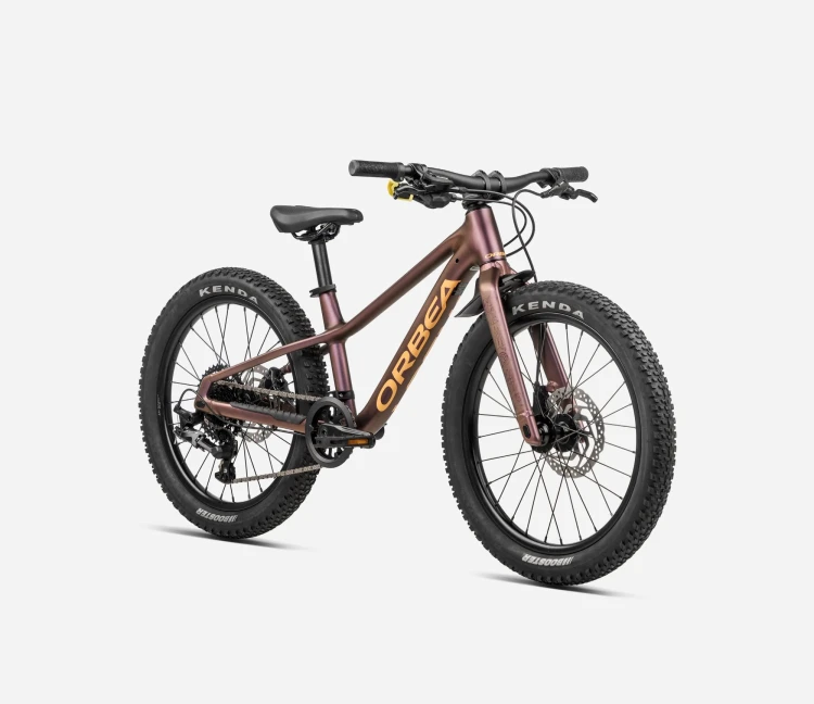 U004TTCC-J4-FRONT-KIMU_20_H20_over.webp