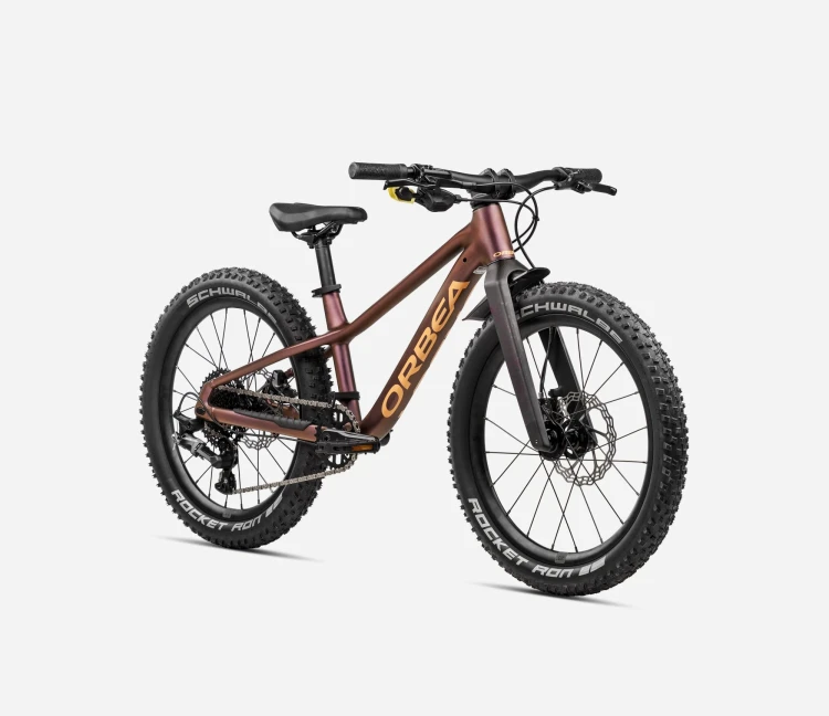 U005TTCC-J4-FRONT-KIMU_20_H10_over.webp