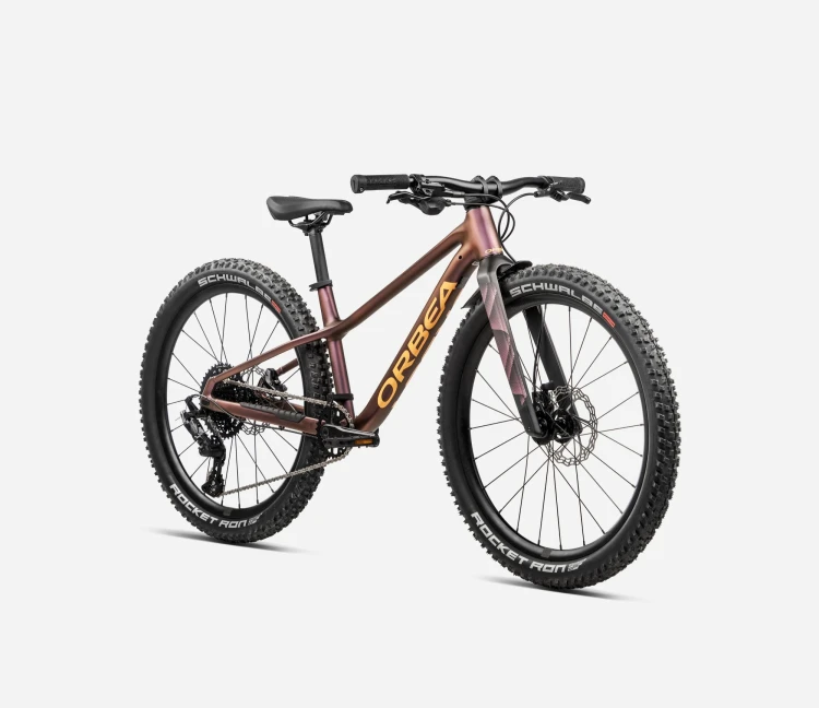 U008TTCC-J4-FRONT-KIMU_24_H10_over.webp