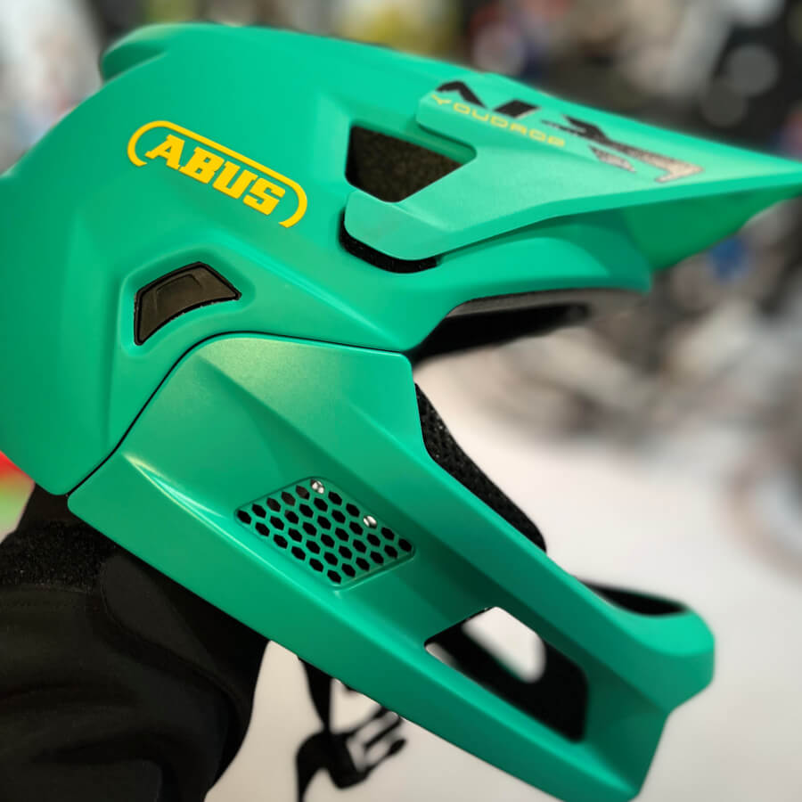 Kask Abus ze szczęką